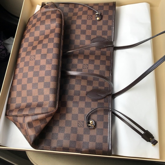 Louis Vuitton Good Condition  with box - Picture 2 of 8